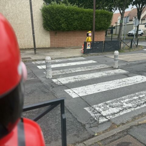 Bonhomme circulation enfants prévention route sécurité